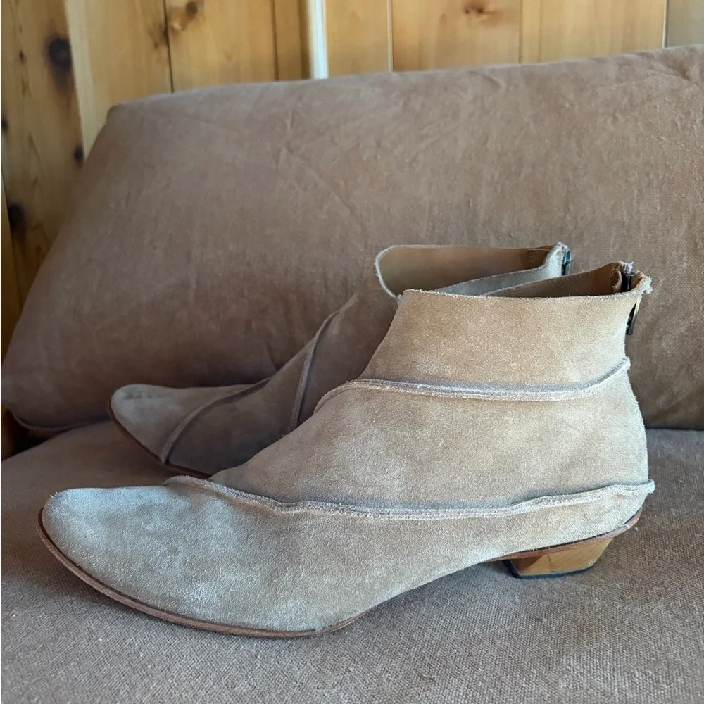 Cydwoq Projection Vintage Boots in Suede